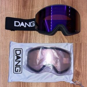 Dang Black Ski Goggles with Extra Lens